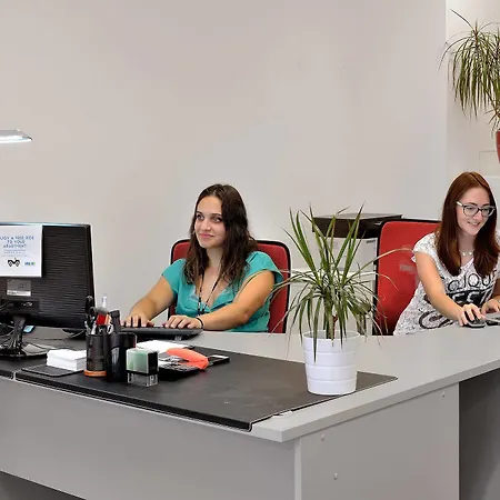 Ambiente Serviced - Dunajska 아파트
